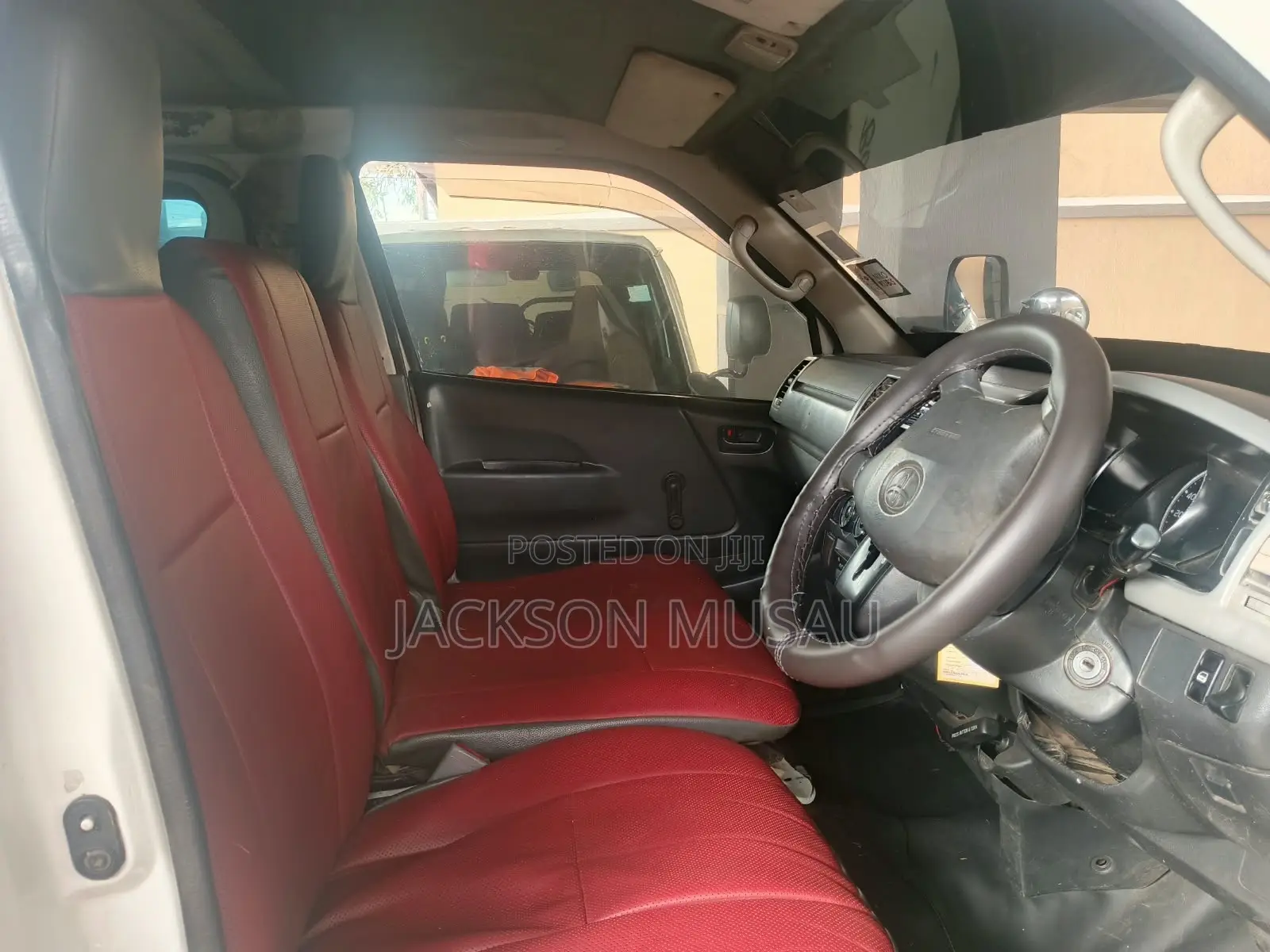 Toyota HiAce 2007 White