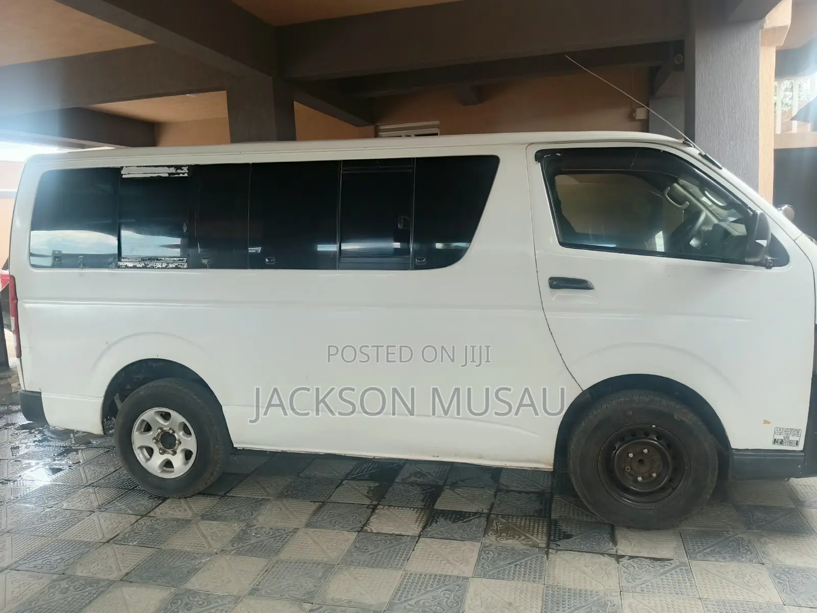 Toyota HiAce 2007 White