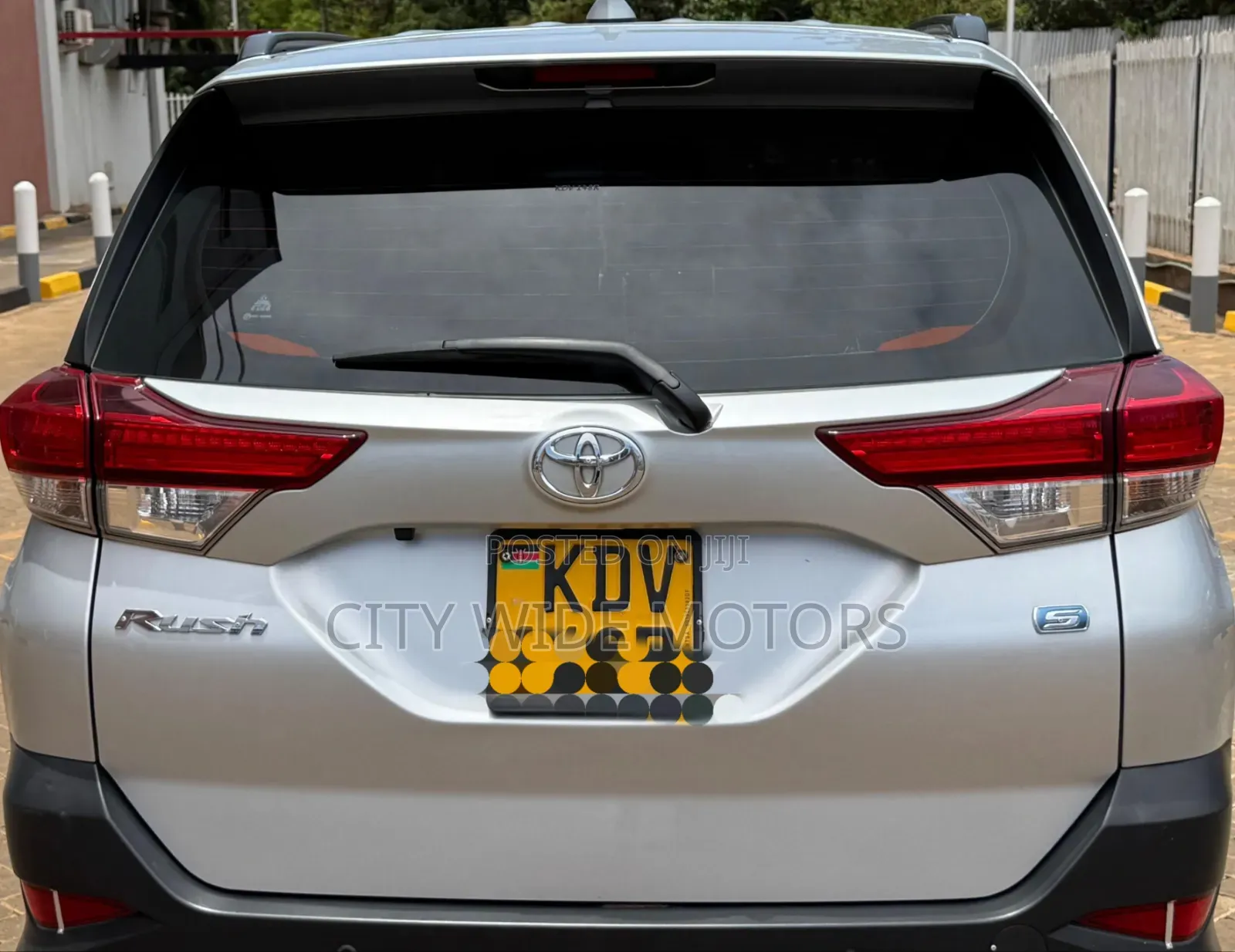 Toyota Rush 2016 Silver
