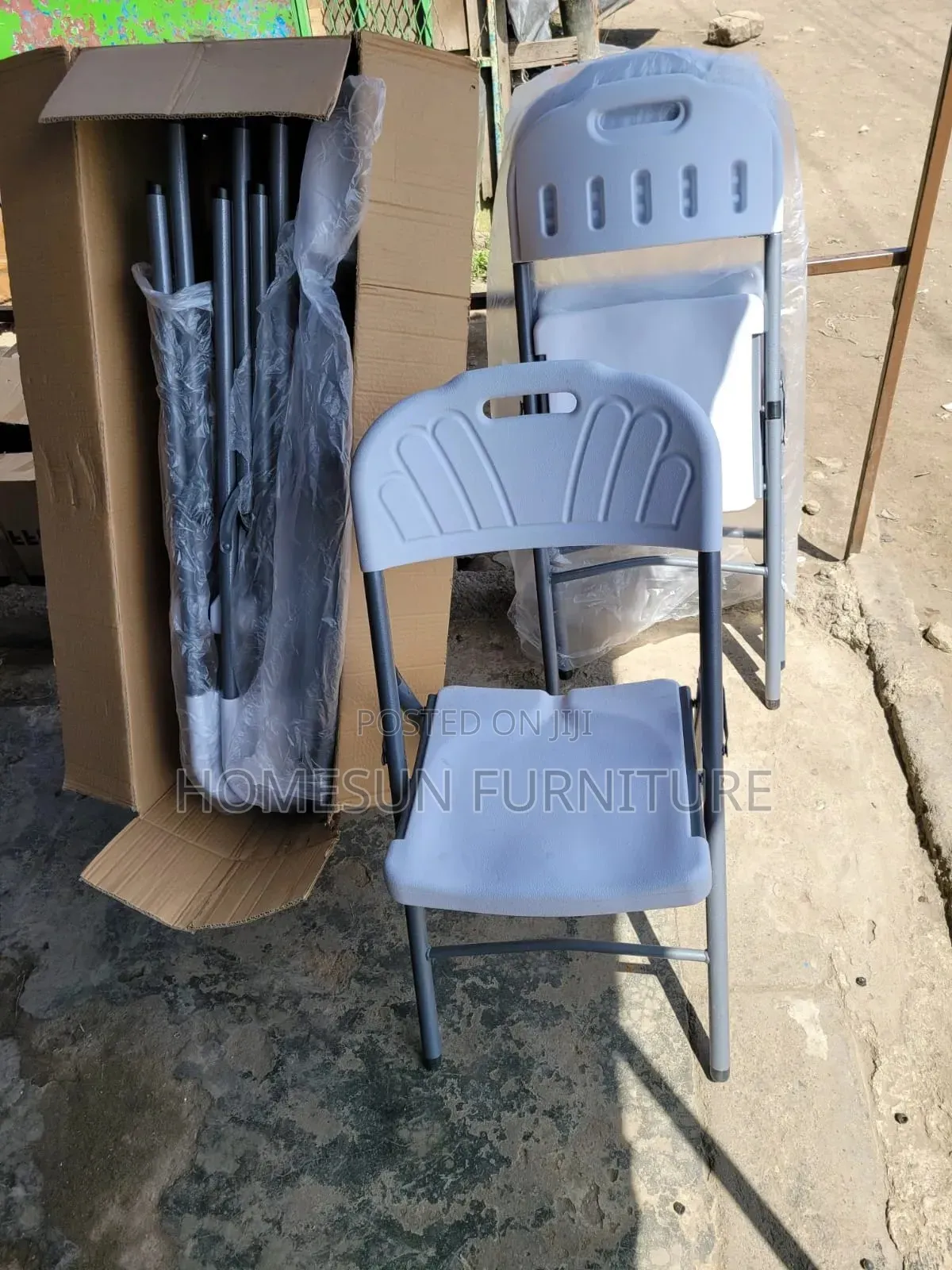 Folding Chair – White Plastic Seat With Strong Metal Frame