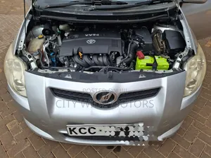 Toyota Auris 2009 Silver