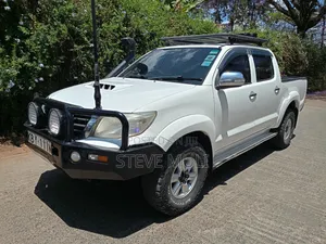 Toyota Hilux 2013 Pearl