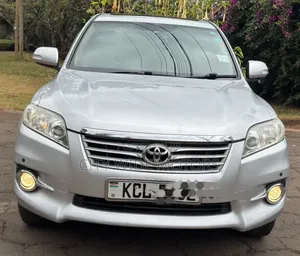 Toyota Vanguard 2011 Silver