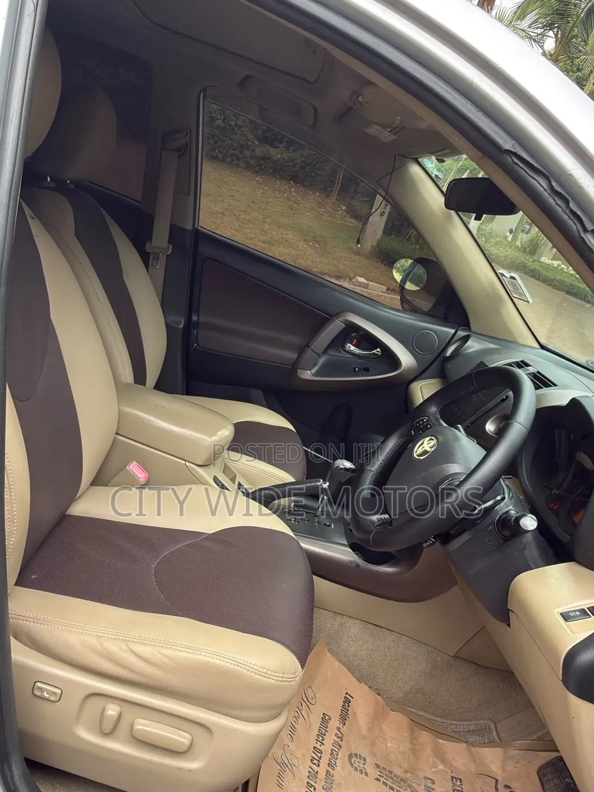 Toyota Vanguard 2011 Silver