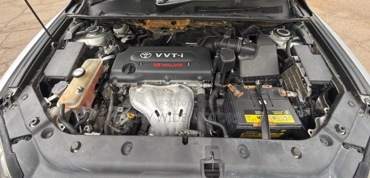 Toyota Vanguard 2011 Silver