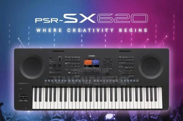 Yamaha Keyboard - thumbnail 3