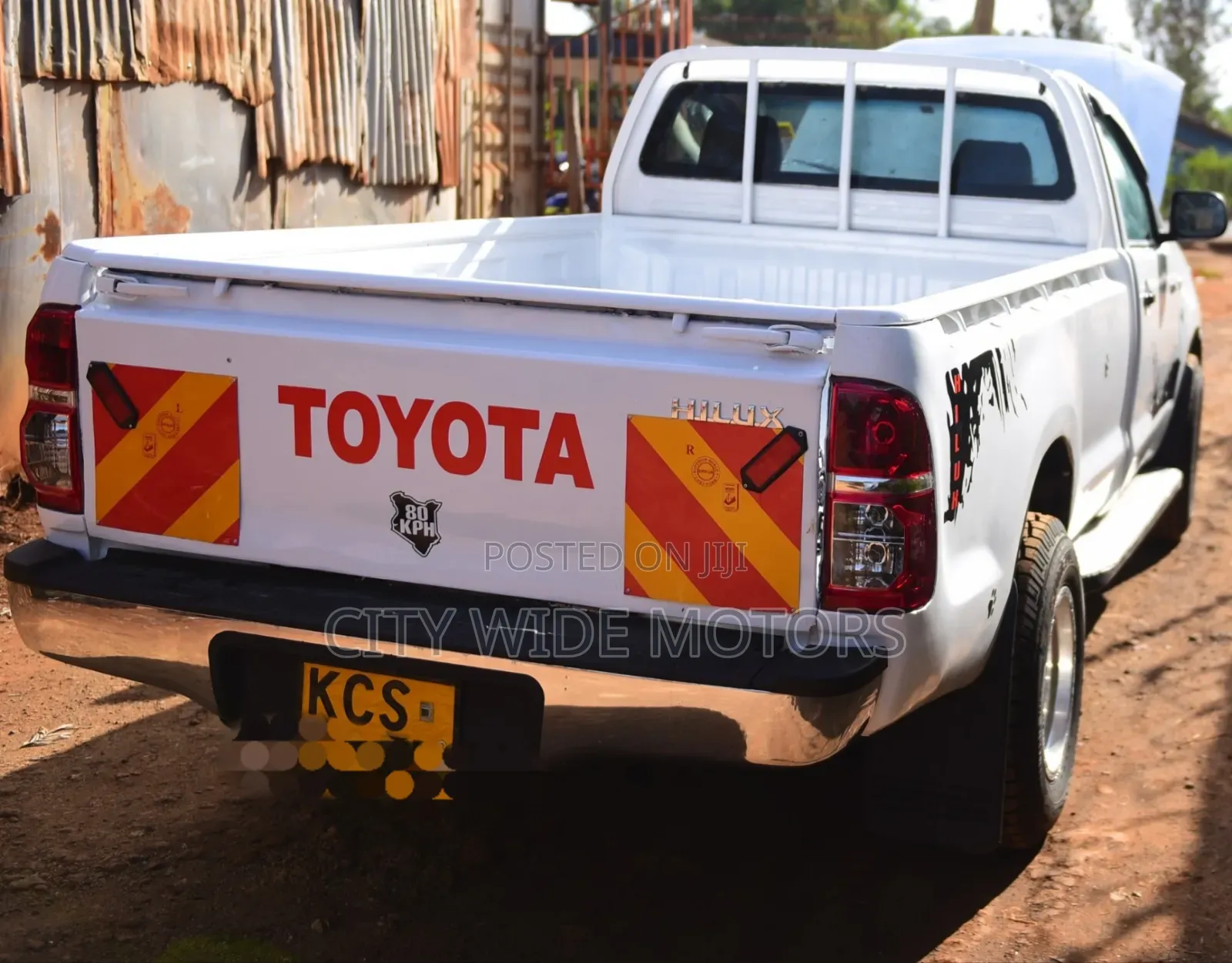 Toyota Hilux 2011 White