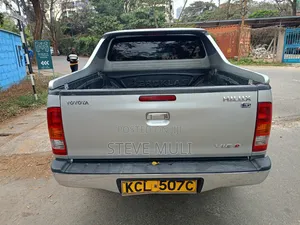 Toyota Hilux 2012 Gray