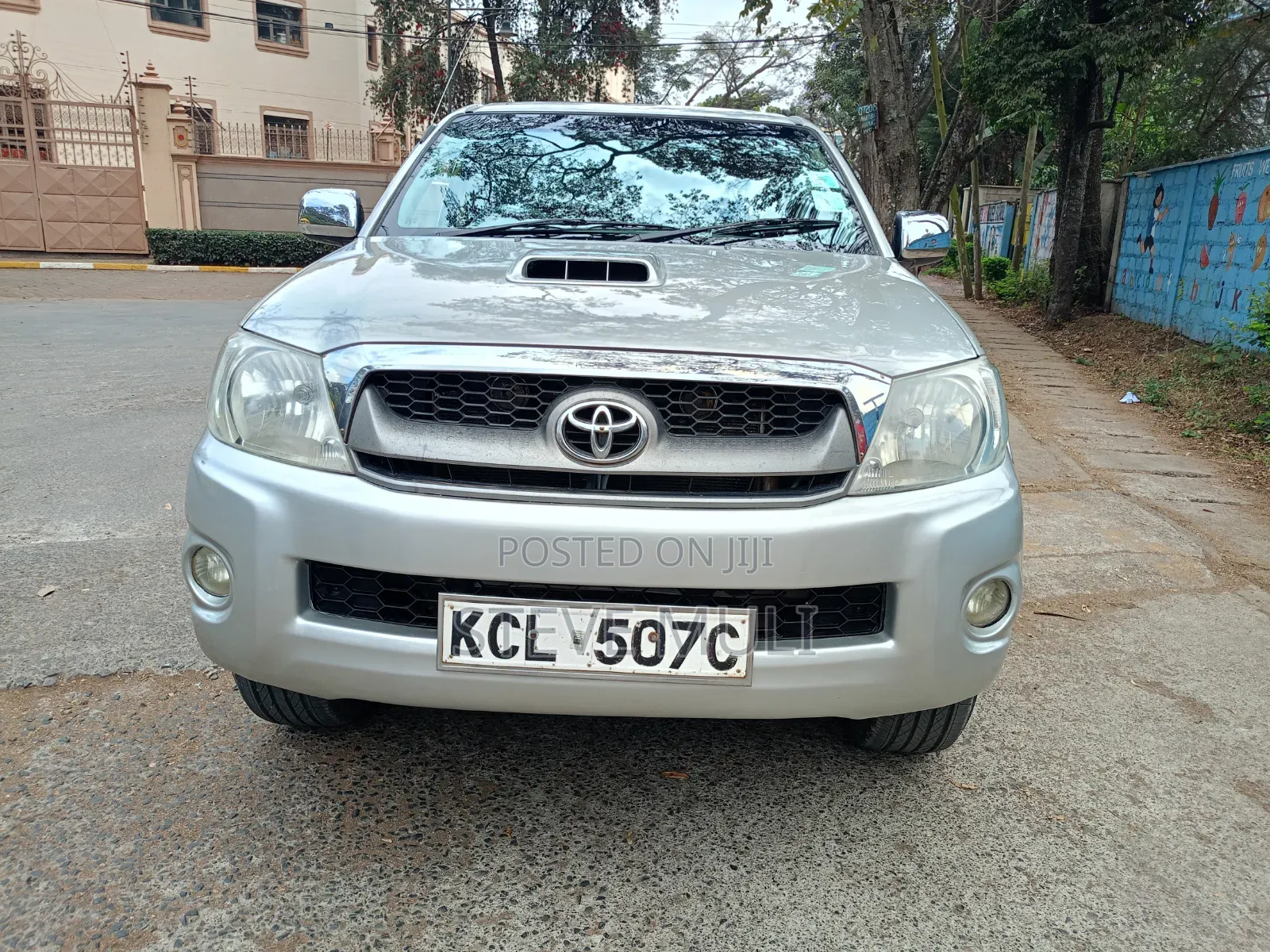 Toyota Hilux 2012 Gray