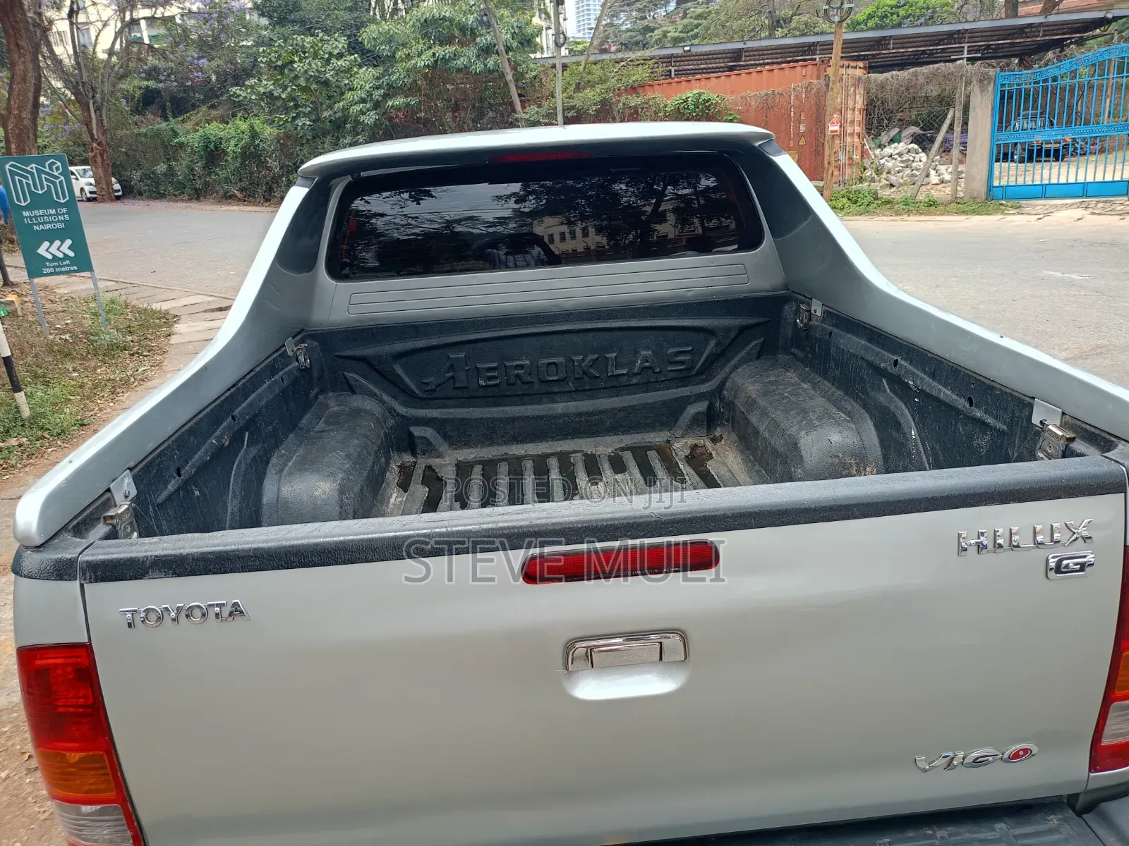 Toyota Hilux 2012 Gray