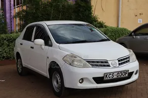 Nissan Tiida 2011 White