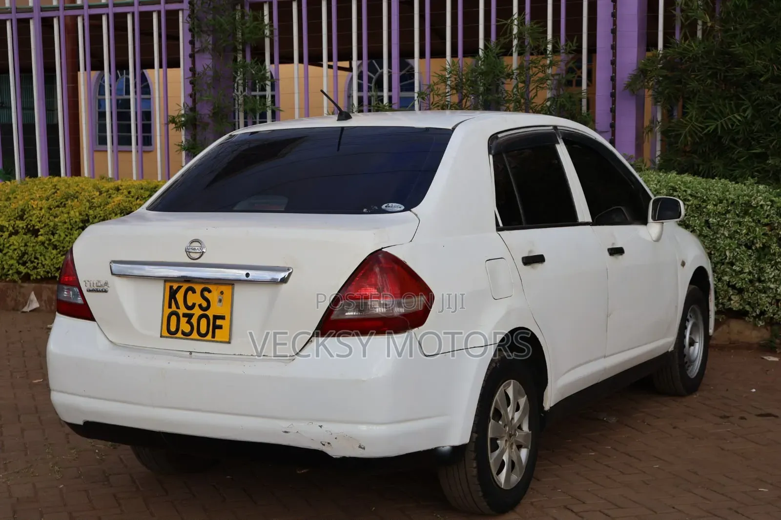 Nissan Tiida 2011 White