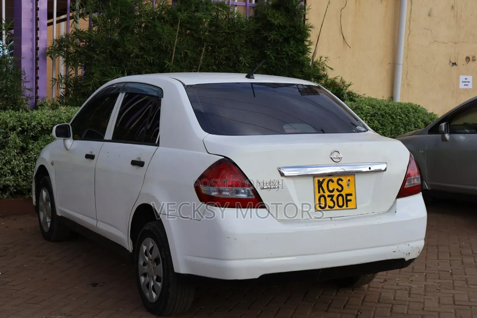 Nissan Tiida 2011 White