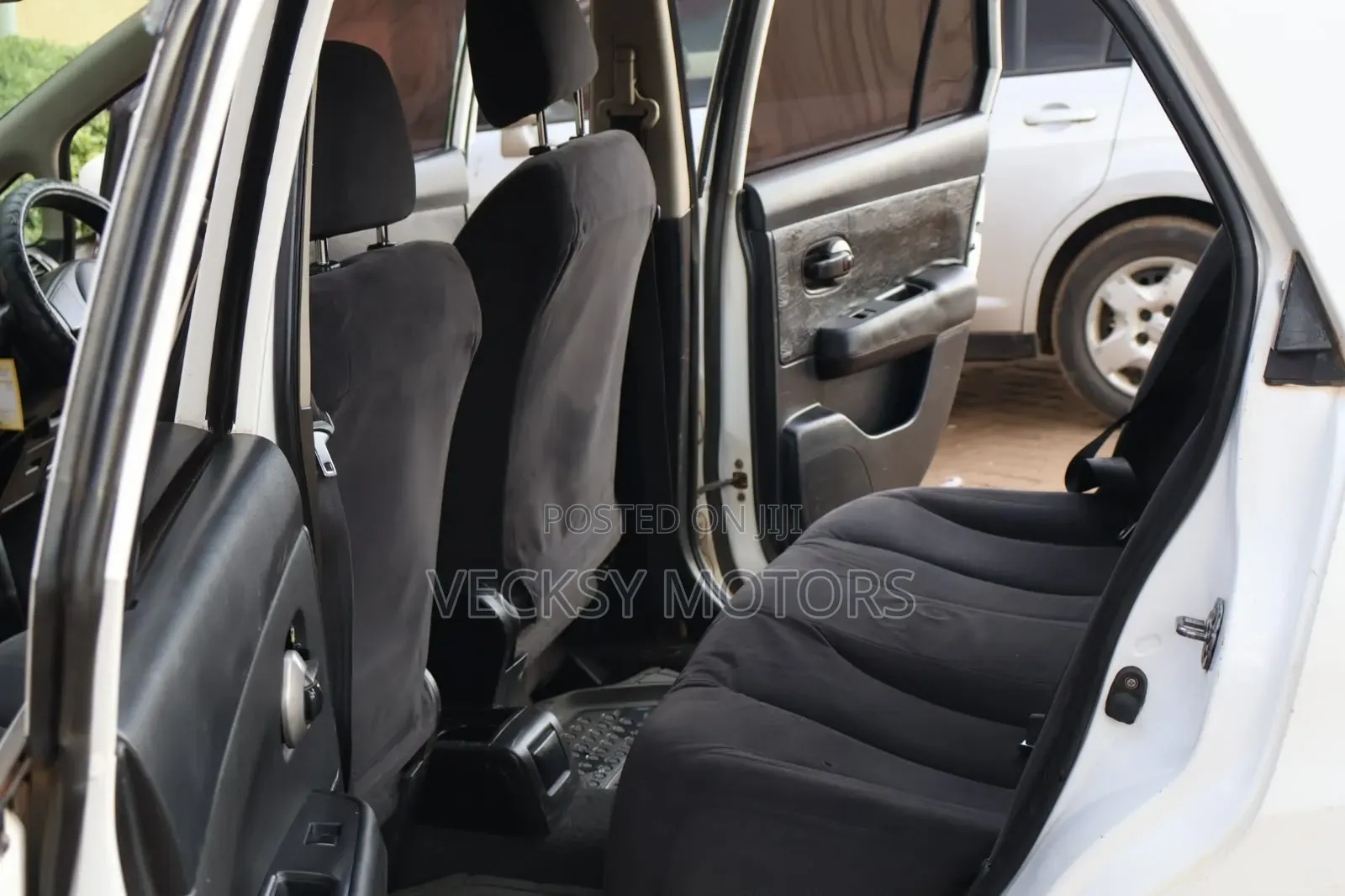 Nissan Tiida 2011 White