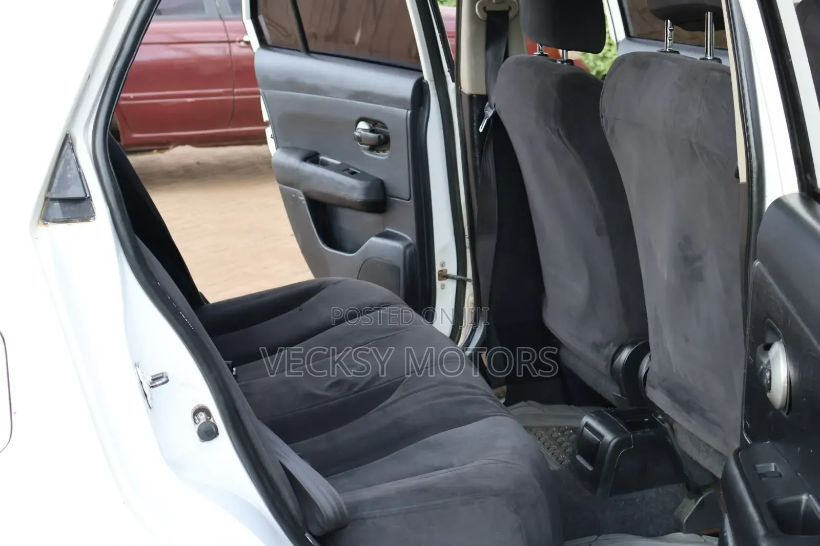 Nissan Tiida 2011 White