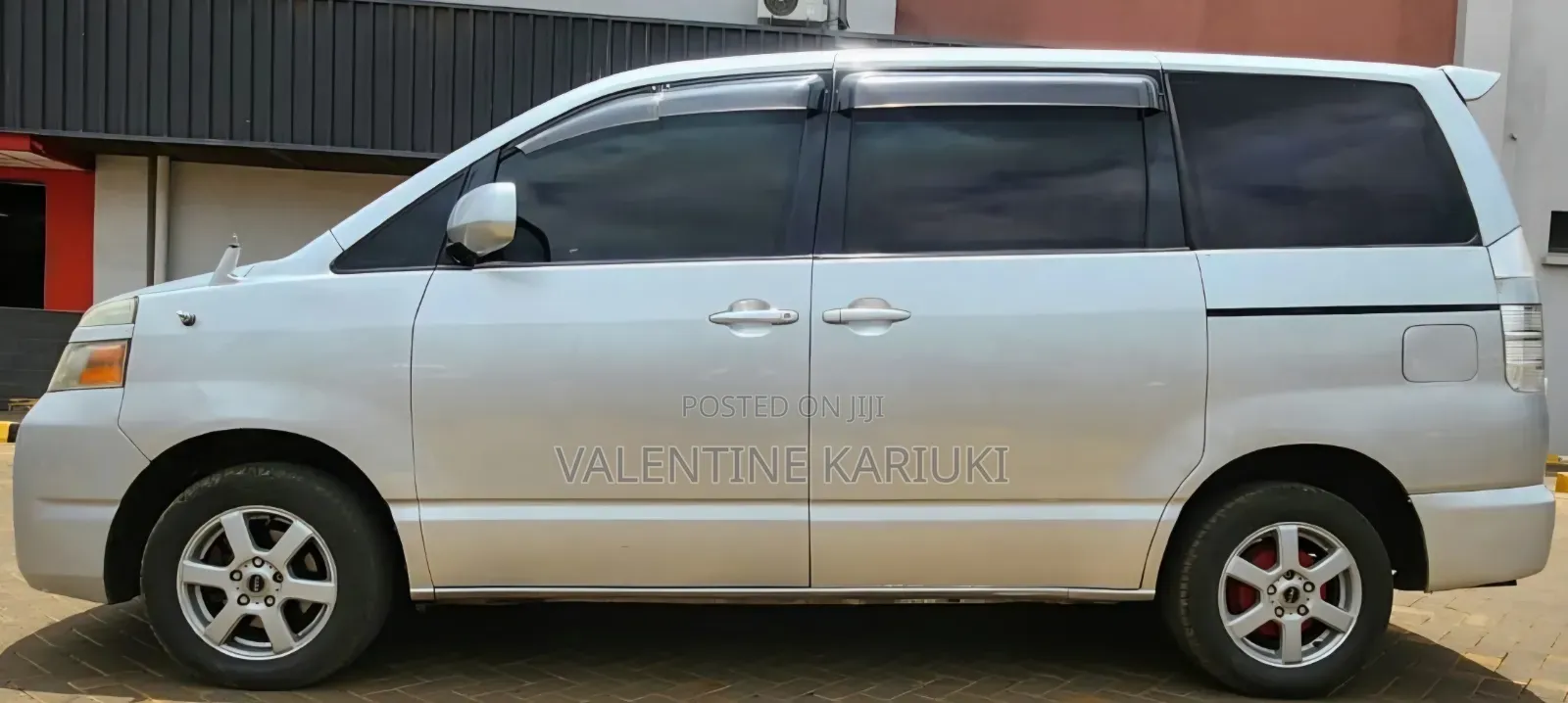 Toyota Voxy 2006 Silver