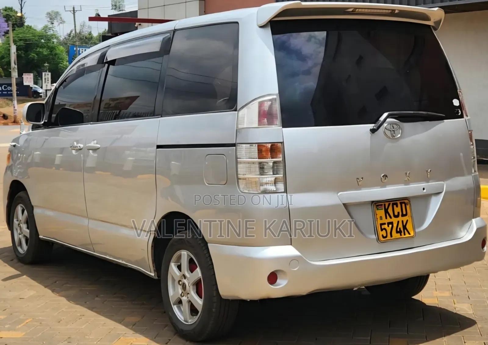 Toyota Voxy 2006 Silver