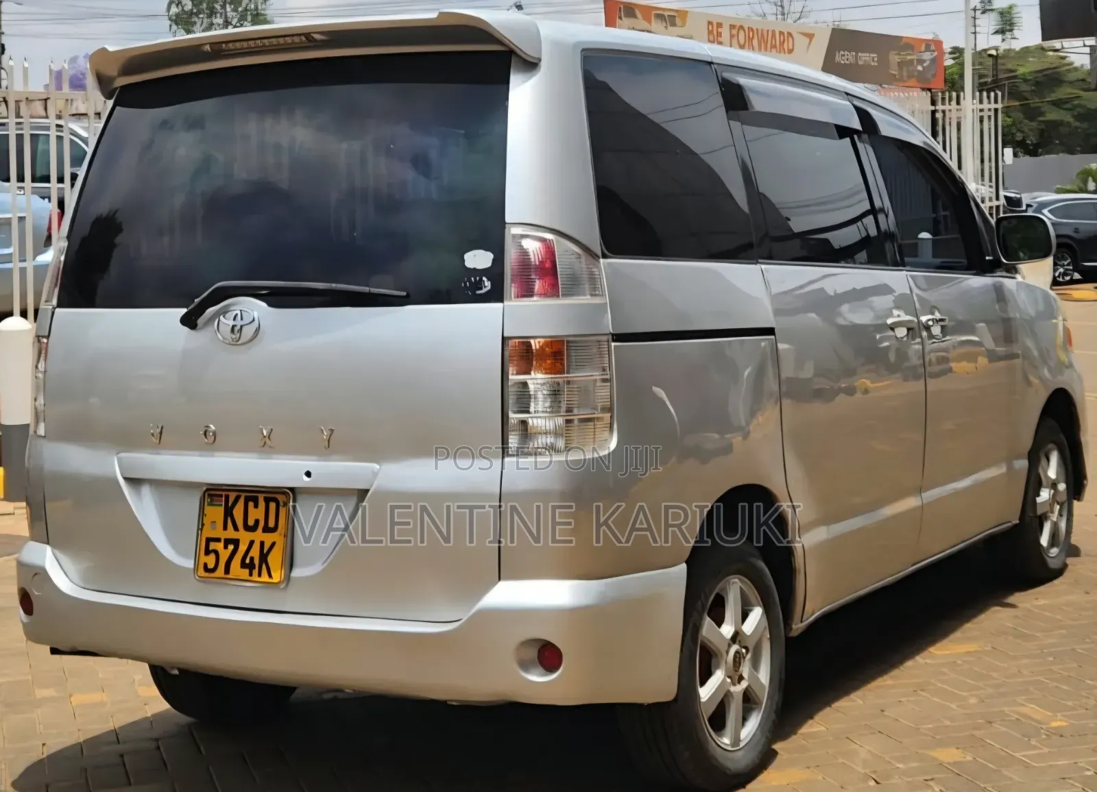 Toyota Voxy 2006 Silver