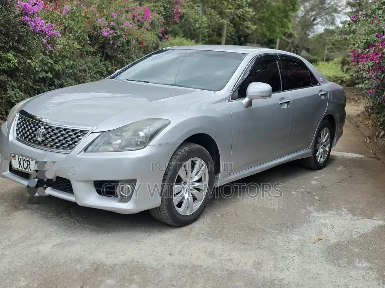Toyota Crown 2012 Silver