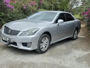 Toyota Crown 2012 Silver