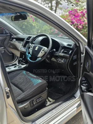 Toyota Crown 2012 Silver