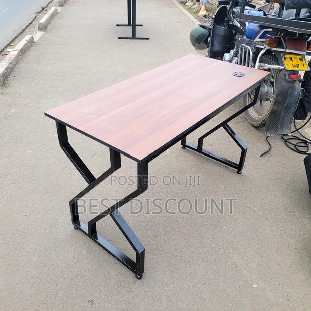 Modern Office Desk - main view