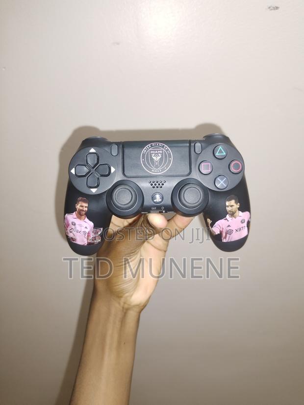 DualShock 4 PS4 Wireless Controller - main view