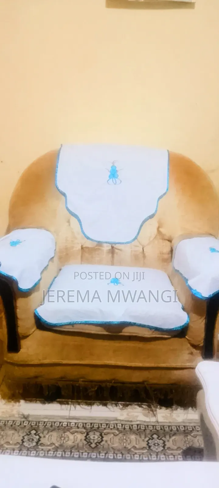5 Seater Sofa+ 5ft White Mahogany Coffee Table
