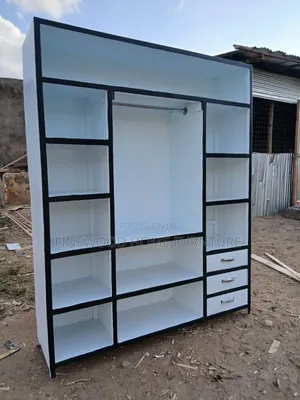 Modern Wardrobe With Big Compartments