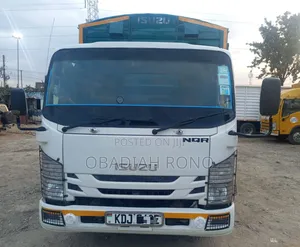 Isuzu NQR 2022 White