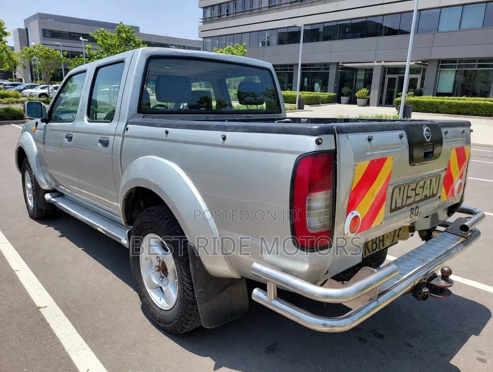 Nissan Hardbody 2009 Silver