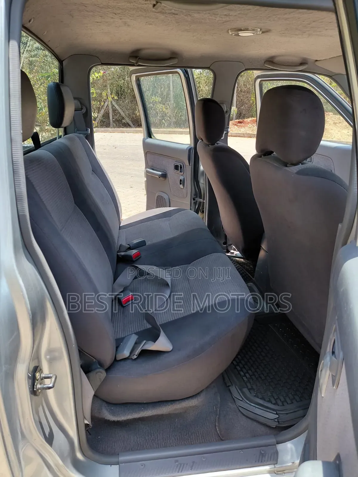 Nissan Hardbody 2009 Silver