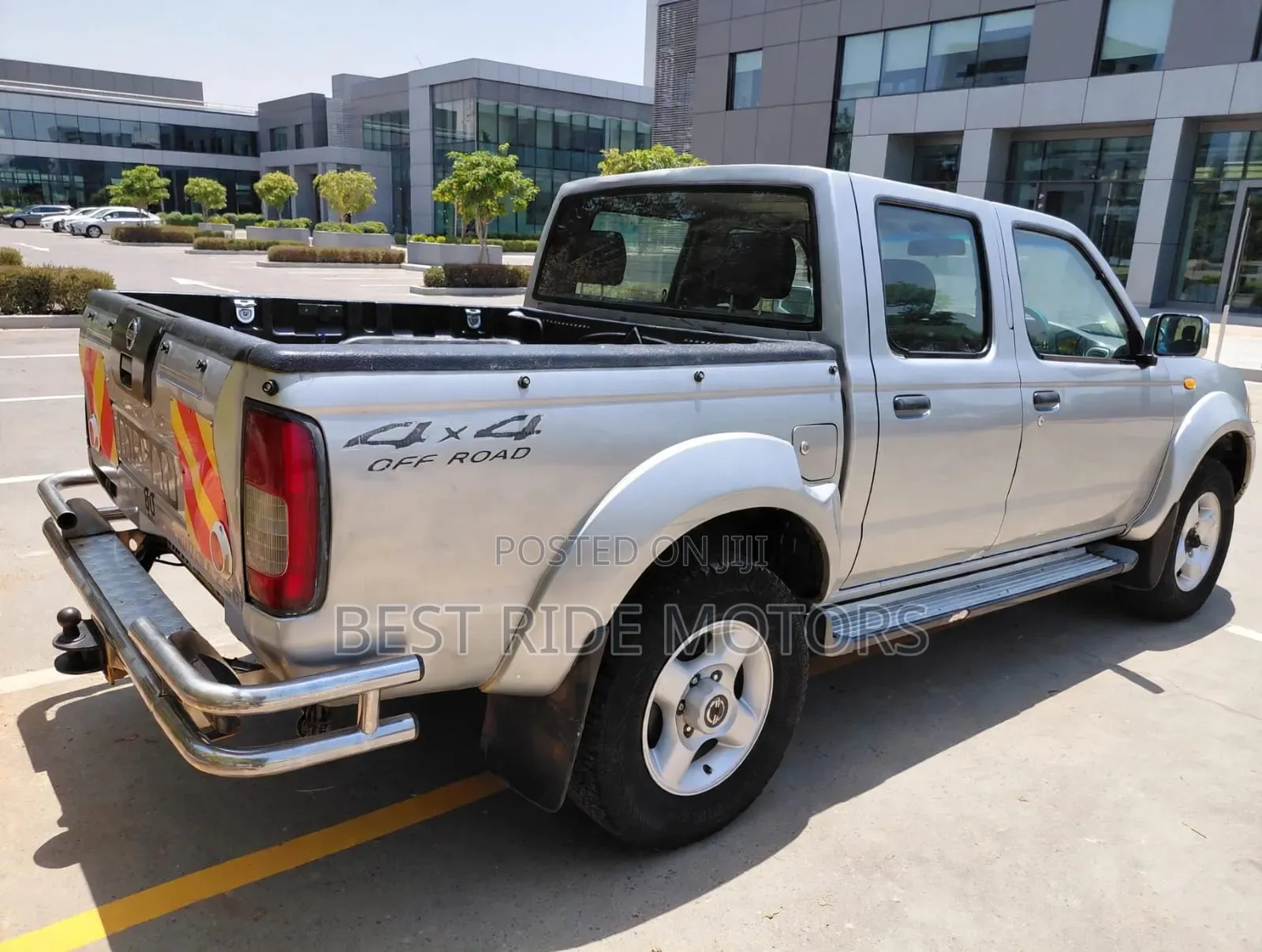 Nissan Hardbody 2009 Silver