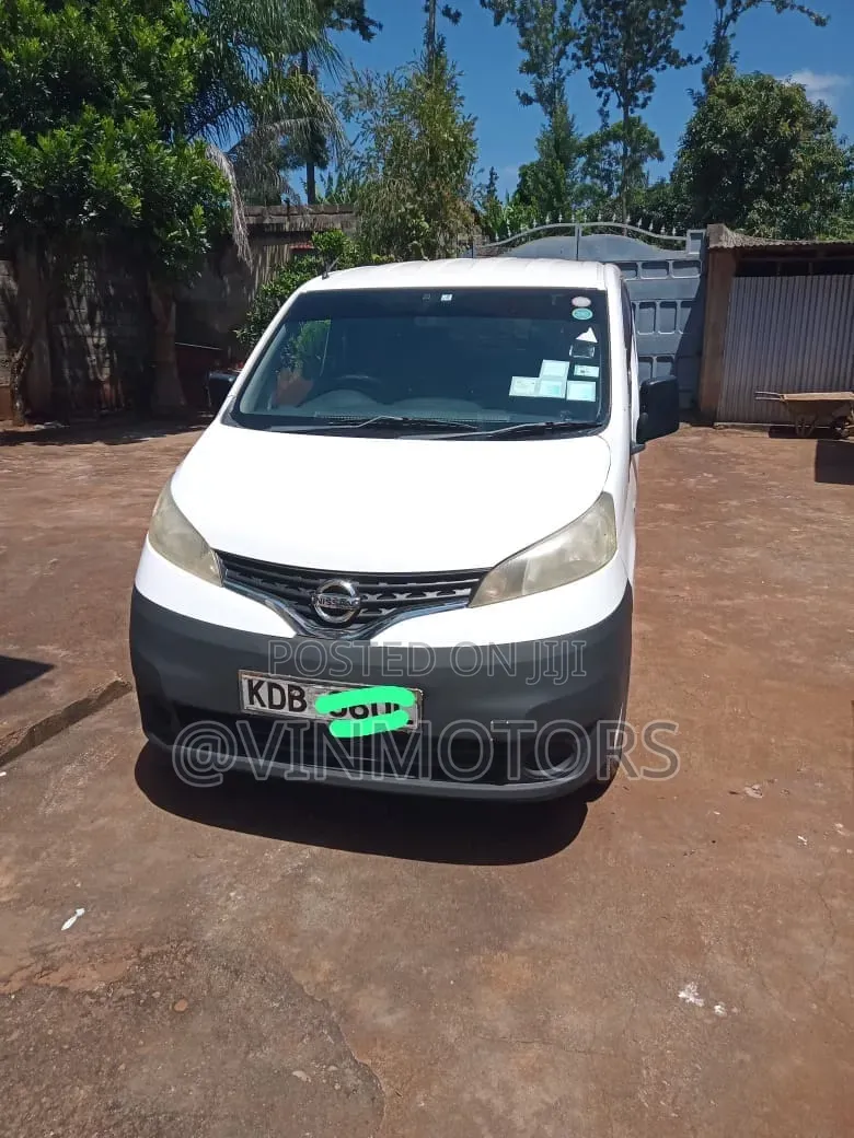 Nissan Caravan (Urvan) 2012 White
