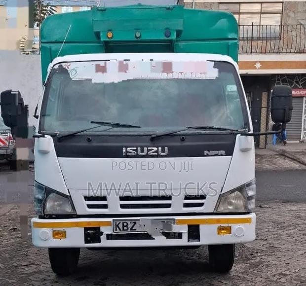 Isuzu NPR KBZ 2014 White