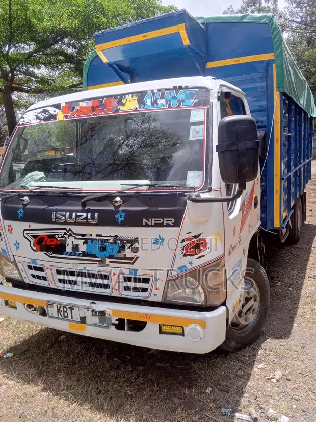 Isuzu NPR KBT 2012 White - main view