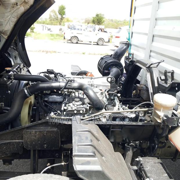 Isuzu FRR 90 KDN 2023 White - thumbnail 3