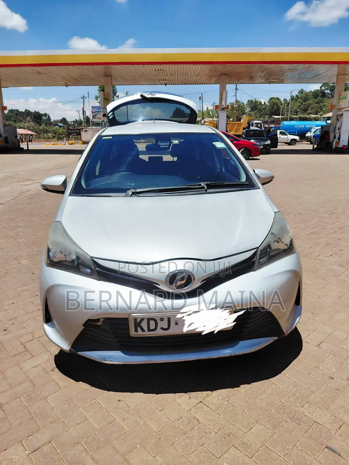 Toyota Vitz 1.3 AWD 3dr 2015 Silver