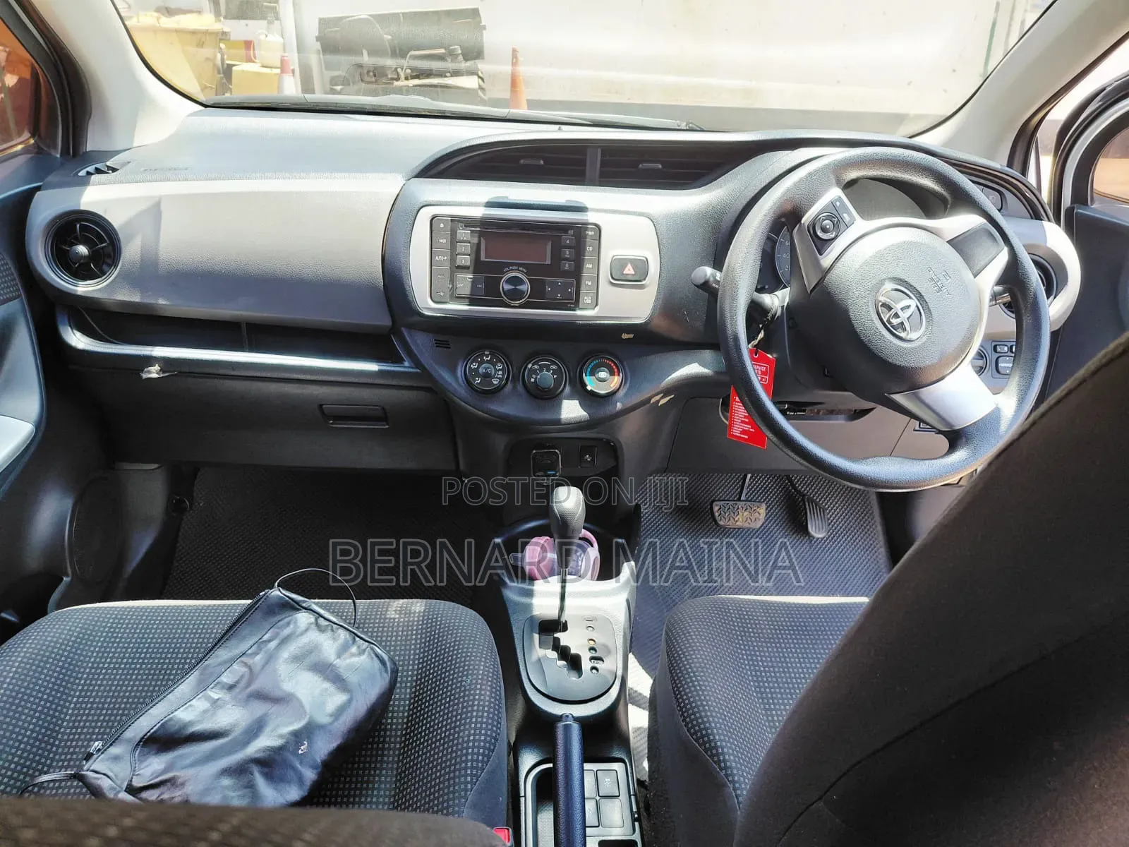 Toyota Vitz 1.3 AWD 3dr 2015 Silver