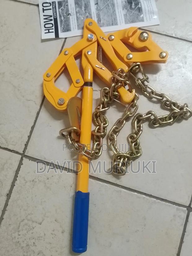 Chain Wire Tensioner for Barbed Wire. - main view