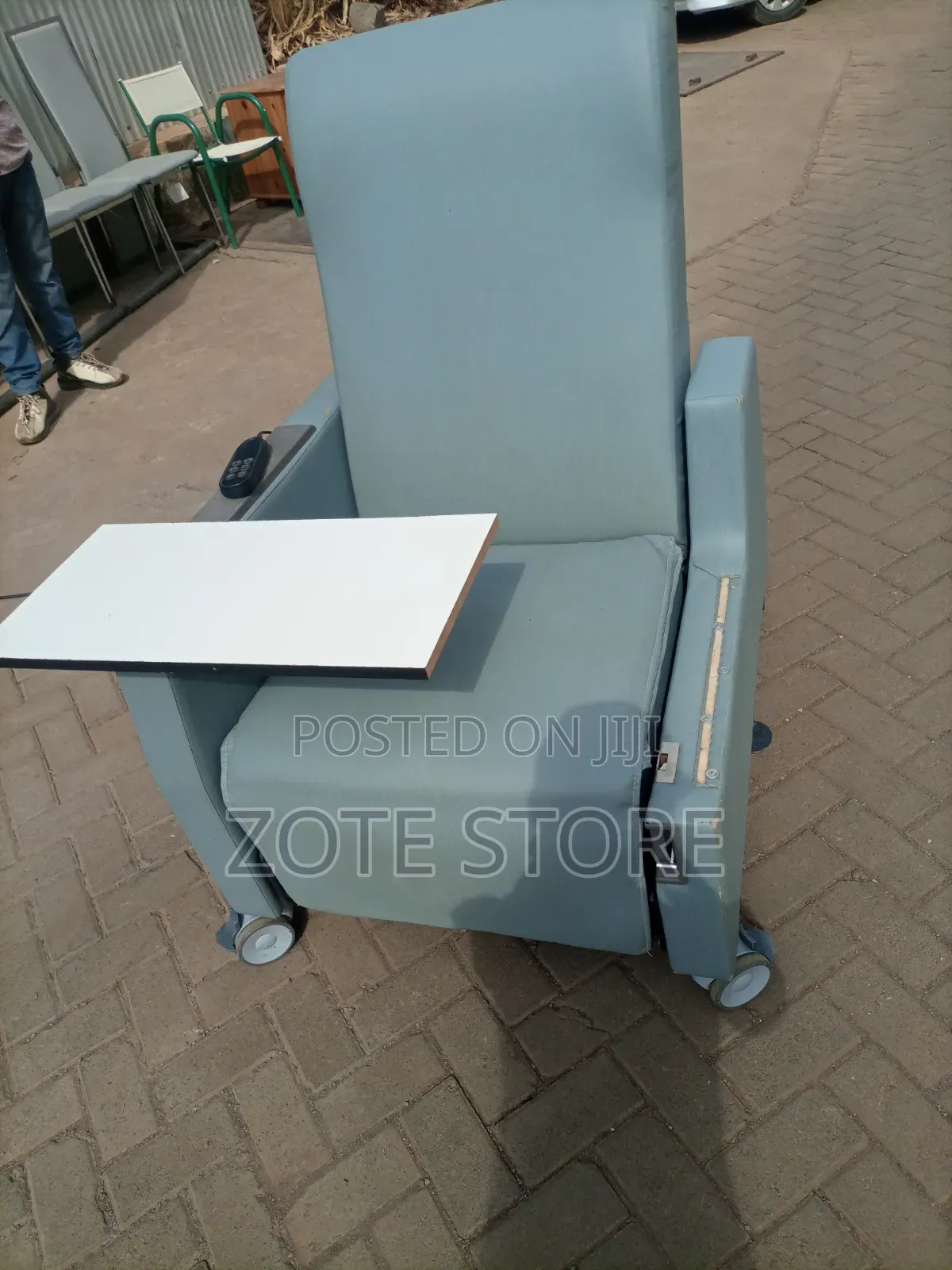 Electric Dialysis Recliner