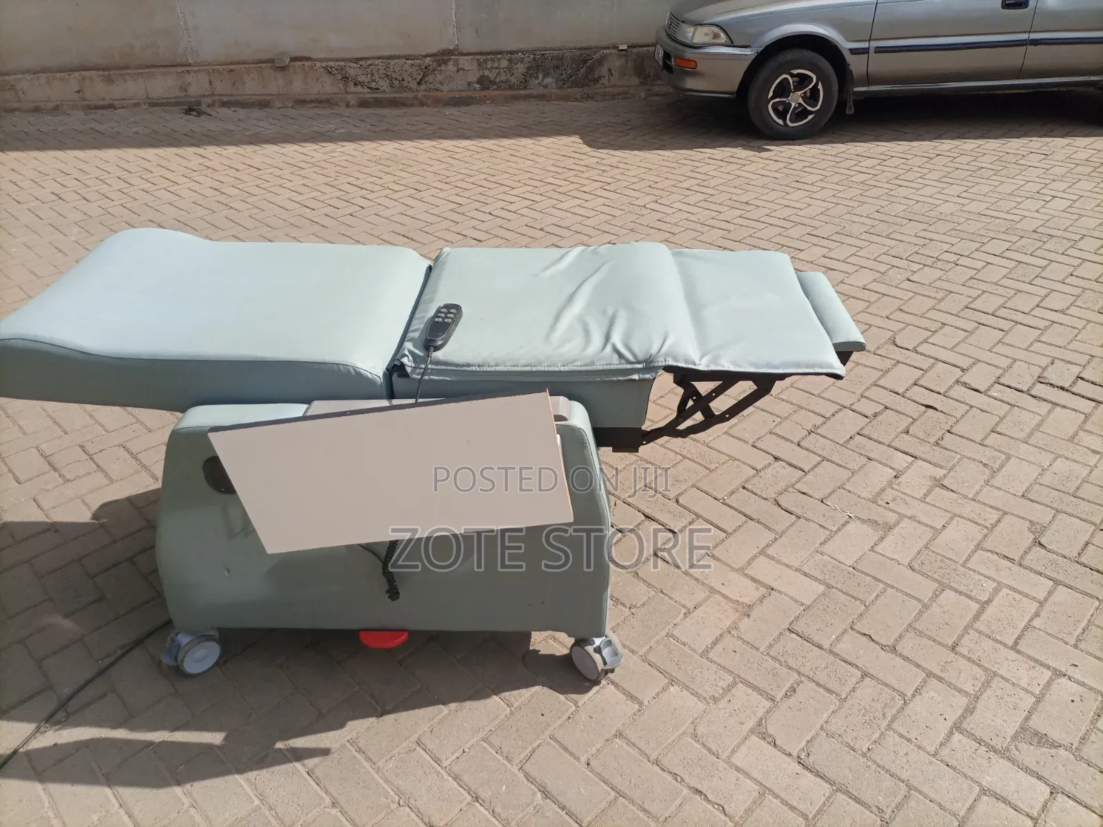 Electric Dialysis Recliner