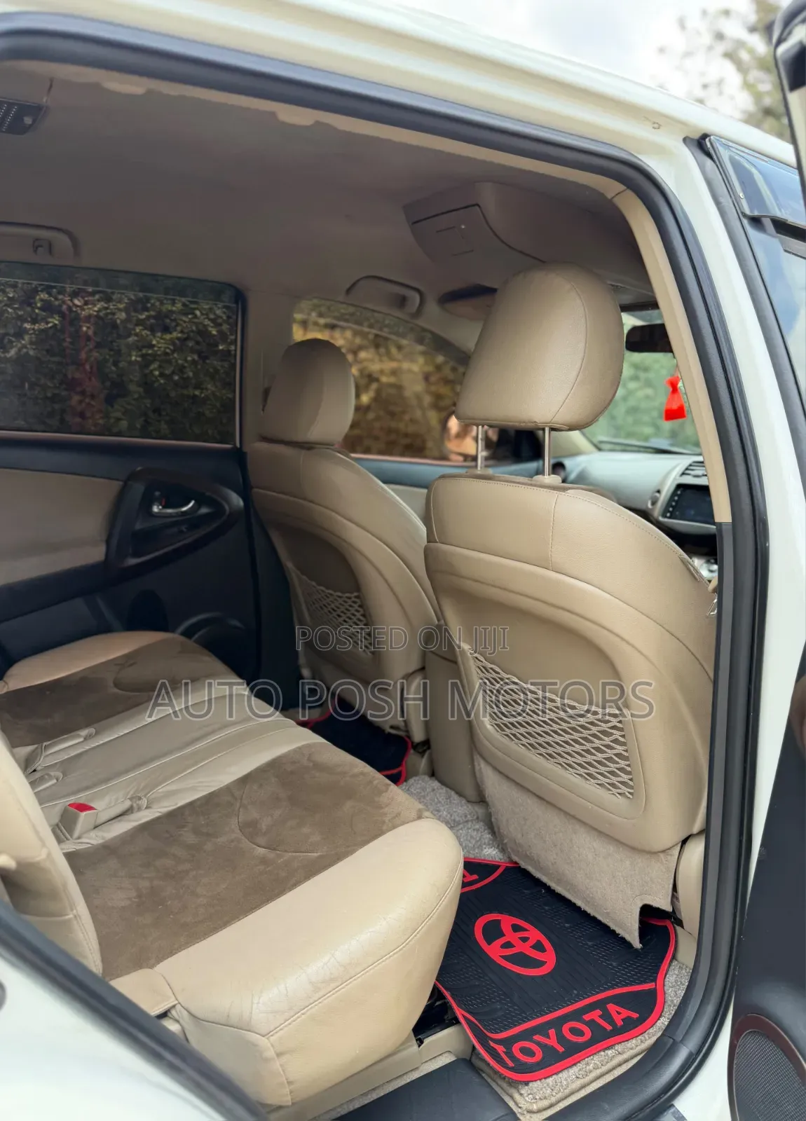 Toyota Vanguard 2012 White