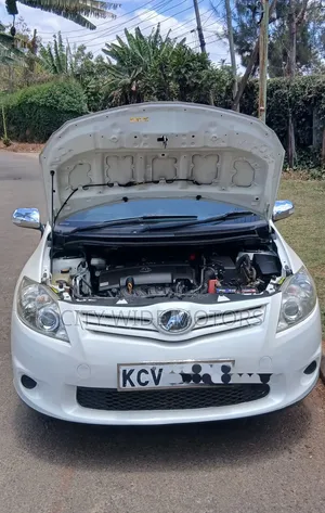 Toyota Auris 2012 White