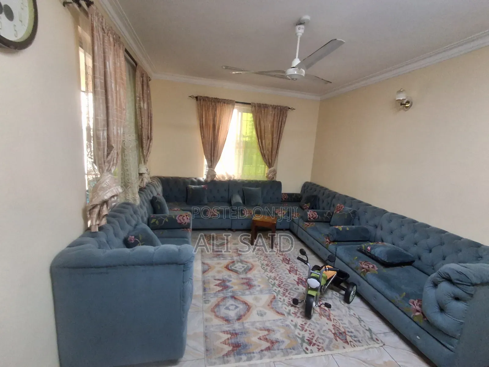 14 Sester Sofa-Majengo Gurays