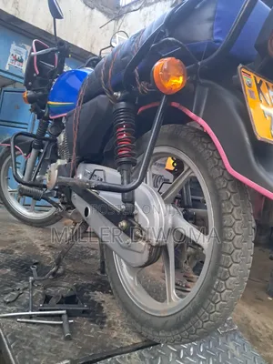 Honda CB 2025 Blue