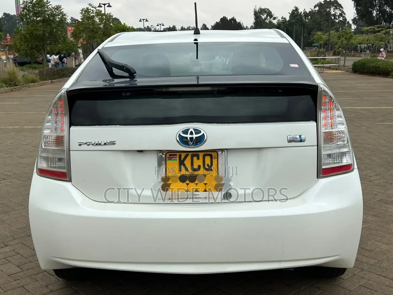 Toyota Prius 2011 White