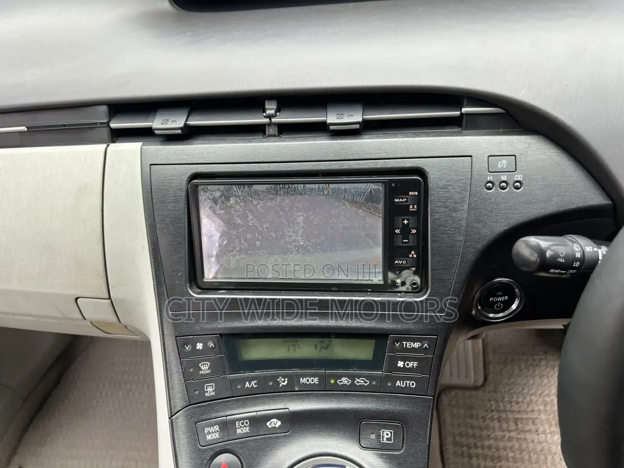 Toyota Prius 2011 White