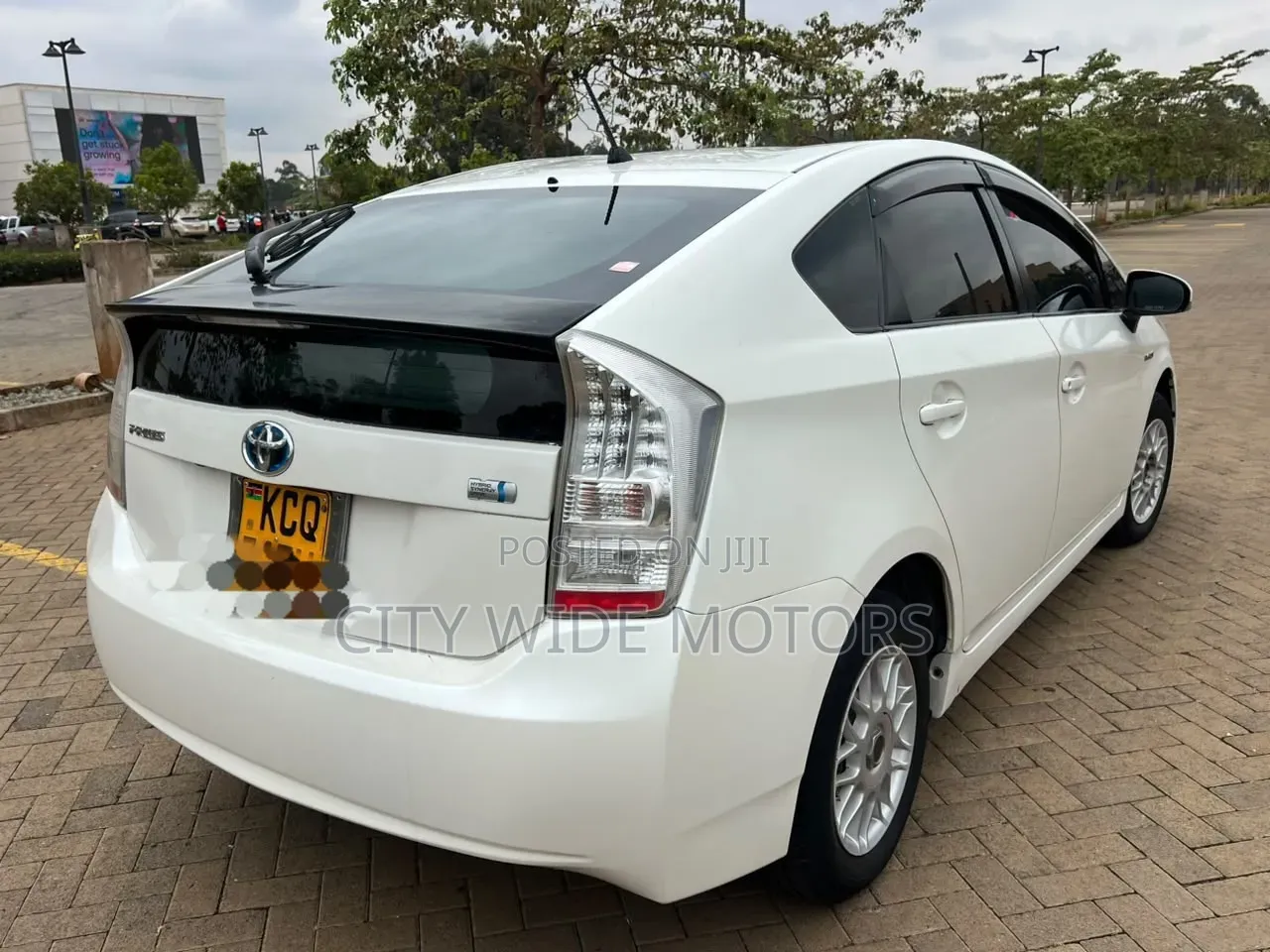 Toyota Prius 2011 White