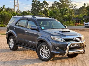 Toyota Fortuner 2.5 D AWD 2013 Gray